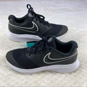 Nike Star Runner Boys Size 3.5Y